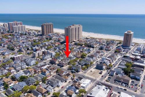 Gammys Beach House in Ventnor City, USA