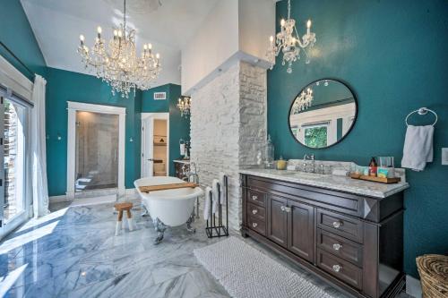 Buda Home with Deck and Fire Pit - 15 Mi to Austin! in Manchaca