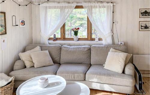 4 Bedroom Stunning Home In Gressvik