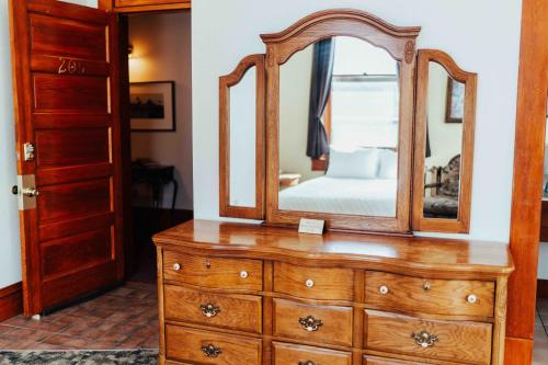 398131645 Town Hall Inn