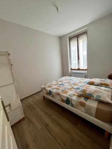 Appartement rénové à 15min de Lyon