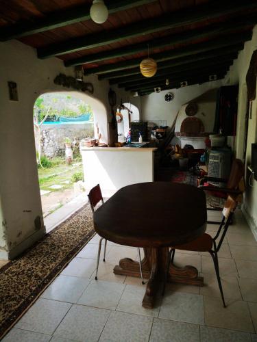 Pinnettu sardo cerca su Google tipica abitazione sarda in ecosistema insetti e animaletti simpatici in condivisione bagno esterno a 10metri Leggere attentamente Prima di prenotare