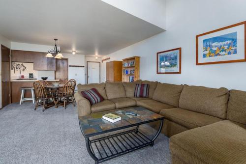 Sundowner II Condo - Ski-In - Walk To Town Sundowner II Condo - Ski-In - Walk To Town