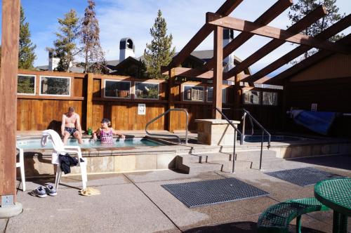 Sundowner II Condo - Ski-In - Walk To Town Sundowner II Condo - Ski-In - Walk To Town