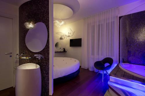 SuiteSistina for Lovers - image 10