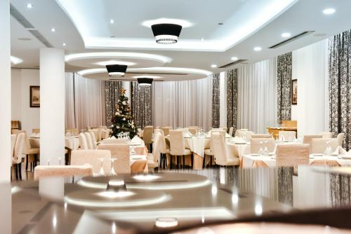 บริการและสิ่งอำนวยความสะดวก, แอร์พอร์ต โฮเต็ล ติรานา (Airport Hotel Tirana) in รินาส