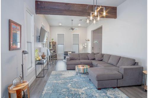 Gorgeous Family-Friendly Home Near Downtown in San Antonio, USA
