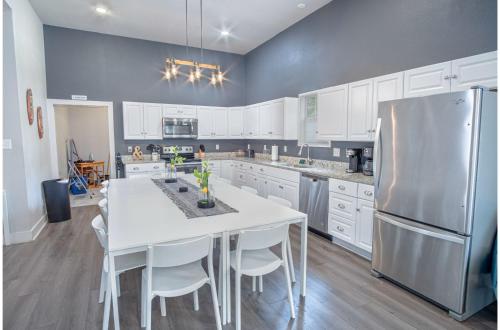 Gorgeous Family-Friendly Home Near Downtown in San Antonio, USA