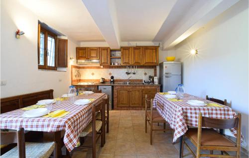 5 Bedroom Amazing Home In Fabbiano