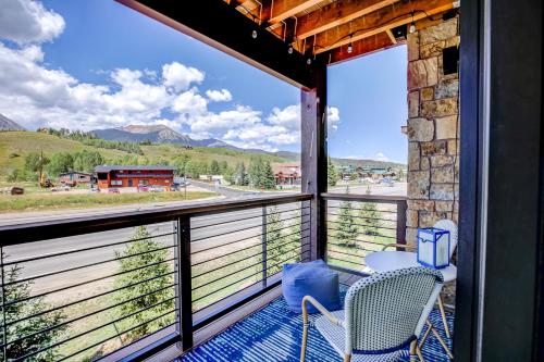 Blue River Flats Condo - Beautiful Silverthorne Getaway in Silverthorne, USA