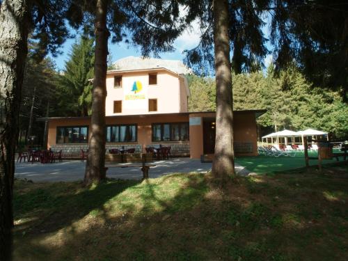 Bejárat, La Pinetina in San Massimo