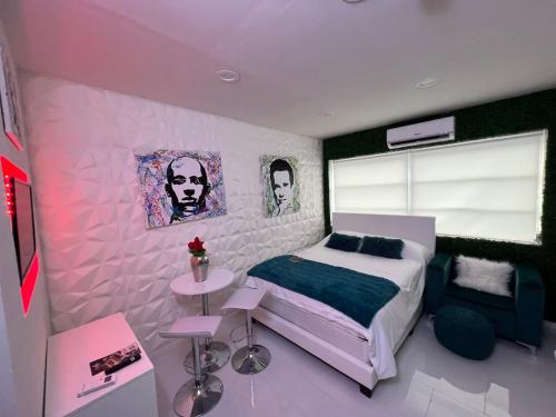 Fun Apartment Studio Queen Bed Lux 9