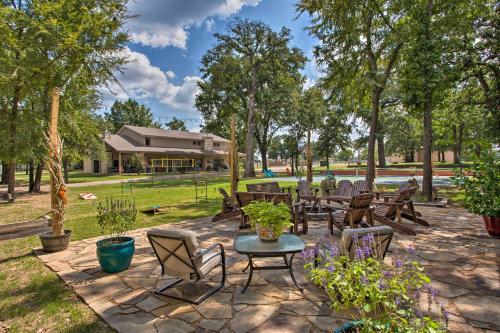 Kingston Home with Pickleball Steps to Lake Texoma!