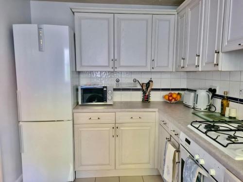 Delight Marvel- Beech Hurst-3 bedroom house - Tap to explore photos