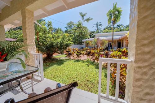 ระเบียง/ชานเรือน, Villa Casa Azul & Arena Blanca Apartamentos in ปุเอร์โต วิเอโจ เดอ ทาลามันกา