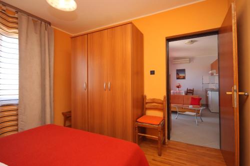 One-Bedroom Apartment with Balcony and Sea View image 7