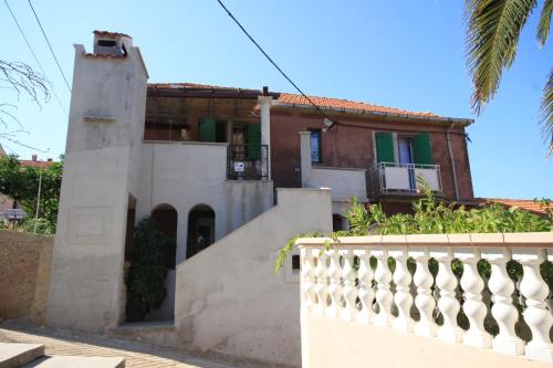  Apartments by the sea Sali, Dugi otok - 8156 in Sali