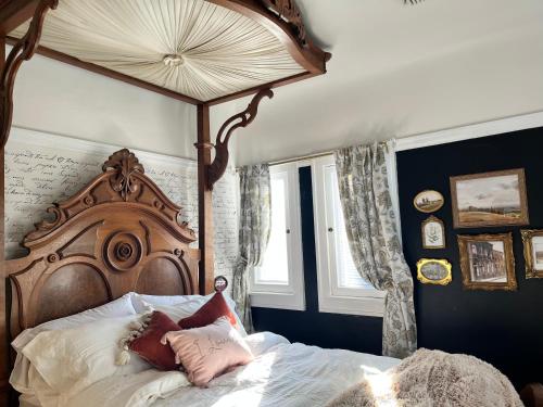 Exterior view of Harbinson House