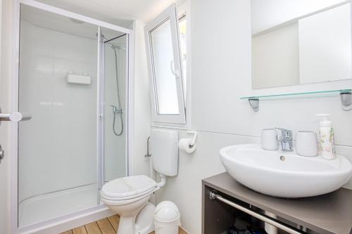 Two-Bedroom Apartment with Terrace image 8
