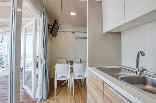 Two-Bedroom Apartment with Terrace image 4