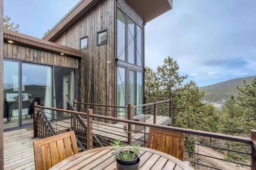 Balcony/terrace, Off-grid Masterpiece Cabin W/ Breathtaking View in Central City (CO)