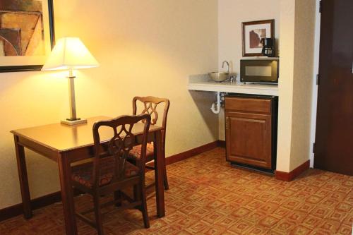 Létesítmények, Budgetel Inns & Suites - Atlanta Galleria Stadium in Heritage