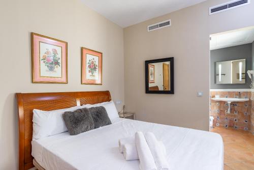 Hotel Albaicín - Auto Check-in Room Type - Standard Double Room