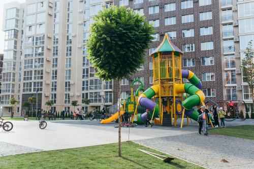 ملعب للأطفال, Vodogray luxury apartments Елітний Житловий комплекс (Vodogray luxury apartments Елітнии Житловии комплекс) in تشيرنيفستي