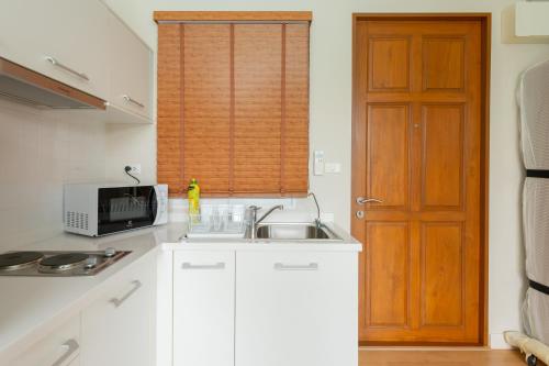 Best Pool Access Beachfront Nice Furnish 1bedroom Best Pool Access Beachfront Nice Furnish 1bedroom