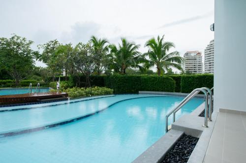 Best Pool Access Beachfront Nice Furnish 1bedroom Best Pool Access Beachfront Nice Furnish 1bedroom
