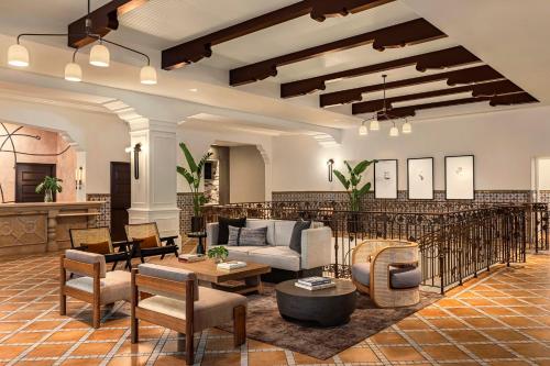 Canary Hotel