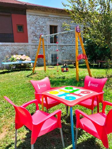 Kert, Agroturismo La Casona de Belmonte in Ovinana