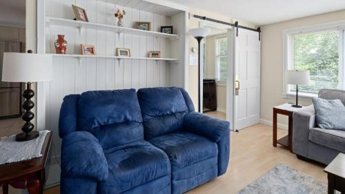 Cozy Colchester Cabin near Lake in Colchester, USA