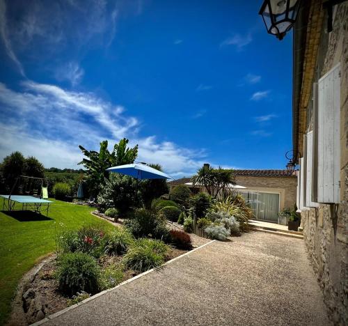Garden, Domaine Des Deux Rivieres in Meilhan-sur-Garonne