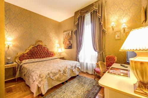 Domus Colosseo Boutique Hotel, Řím (fotografie 4)