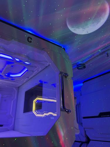 Einrichtungen, BMAX SPACEPODS in Cebu