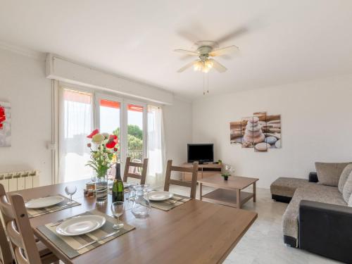 Apartment Les Mimosas-1 by Interhome near Le Resto du Marche Chez Thomas