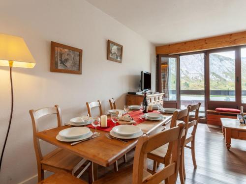 Apartment Le Bec Rouge - Le Lac-8 by Interhome in Tignes Le Lac