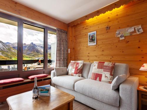 Apartment Le Bec Rouge - Le Lac-8 by Interhome in Tignes Le Lac