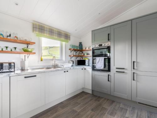 Chalet Loch Leven Lodge 16 Robin's Nest by Interhome in Kinross