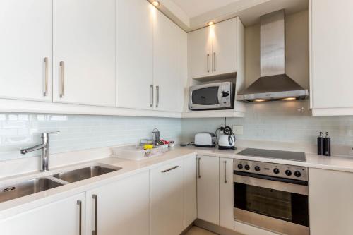 Third floor sea facing 2 bedroom apartment with balcony - image 7