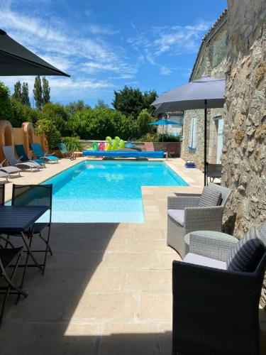 Swimming pool, Domaine Des Deux Rivieres in Meilhan-sur-Garonne