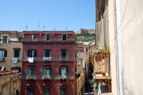 Vecchia Napoli - Chiaia - Tap to explore photos