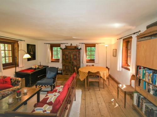  Holiday Home Vogelhütte by Interhome in Innsbruck