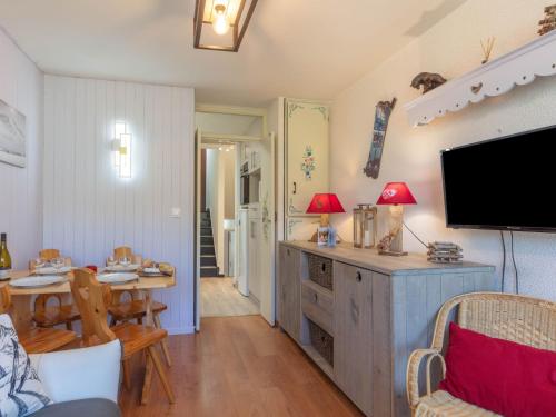 Apartment Les Lauzes D25 by Interhome in Les Menuires