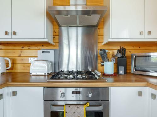 Chalet Lodge 9 by Interhome in Kinross