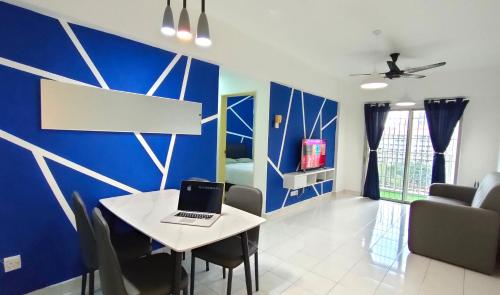 Cozzzzy Two Next to Unifi Arena Axiata , Bukit Jalil, Kuala Lumpur (fotografie 9)
