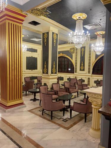 Cosmopolitan hotel - image 3