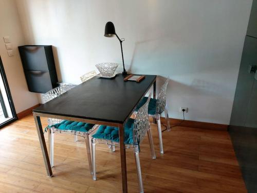 STUDIO LUXE 600M PLAGE AVEC SPA POUR 4 PERS near La Taverne du Troll a Agde