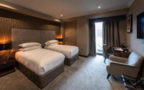 2 twin beds